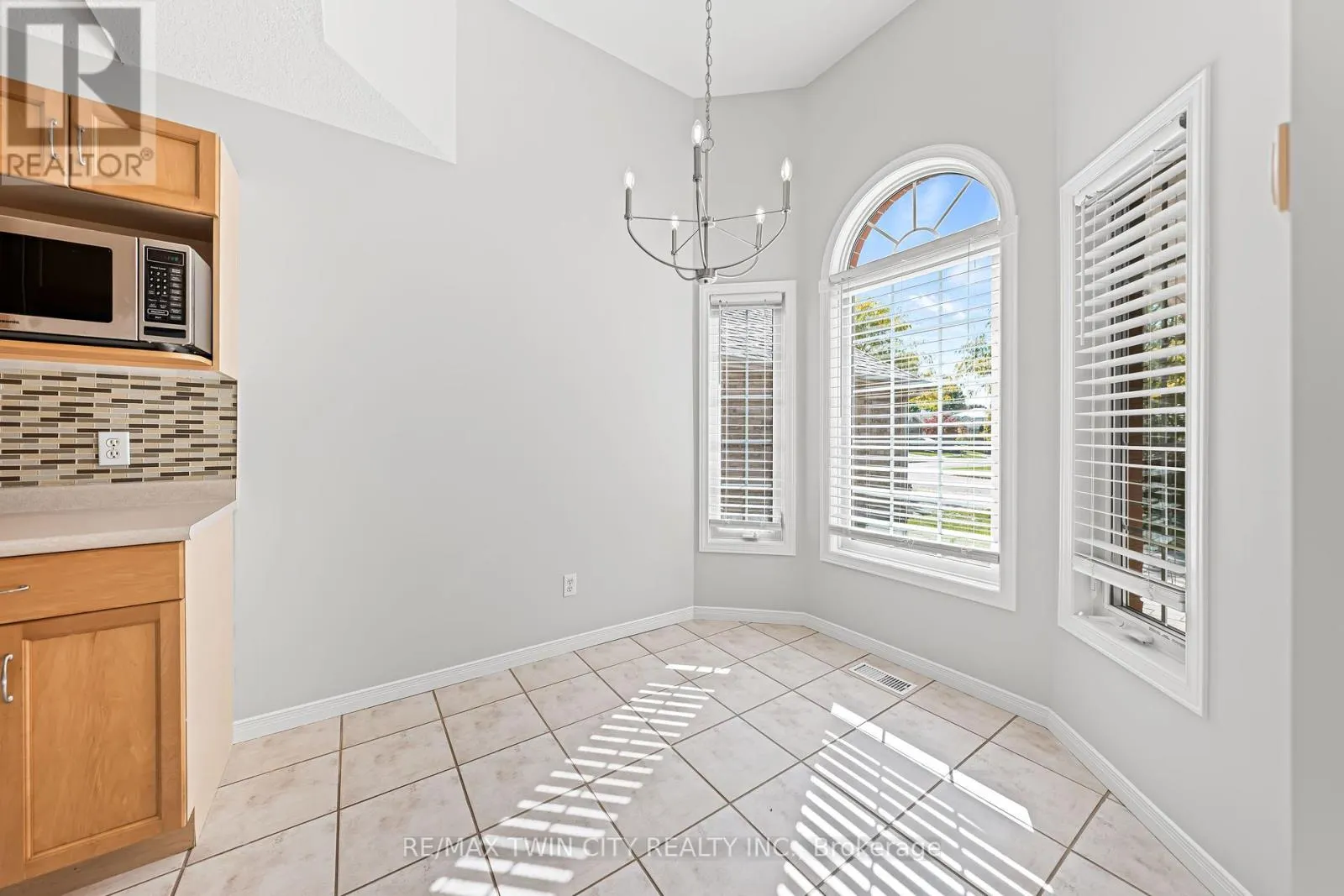432 SANDBANKS CRESCENT