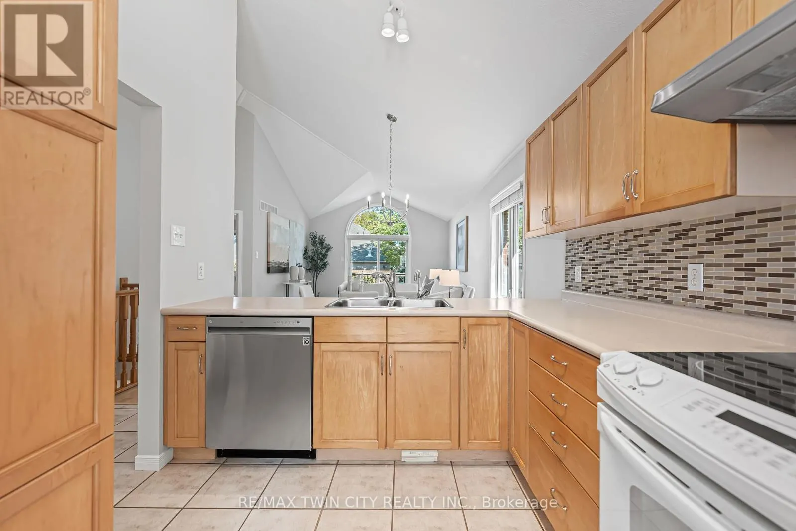 432 SANDBANKS CRESCENT