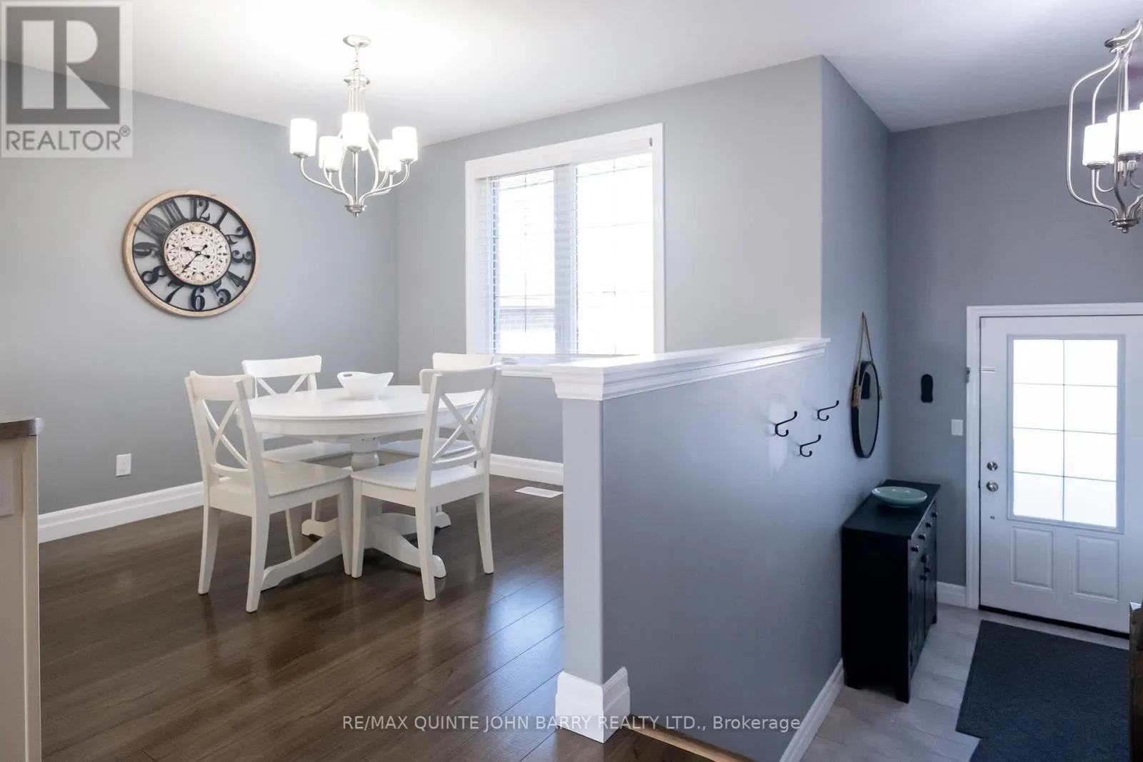 6 MCINTOSH CRESCENT