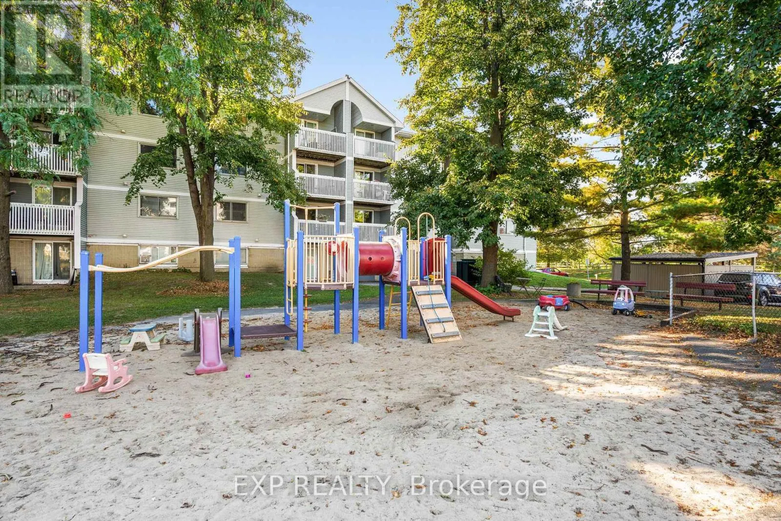 209 - 214 VIEWMOUNT DRIVE