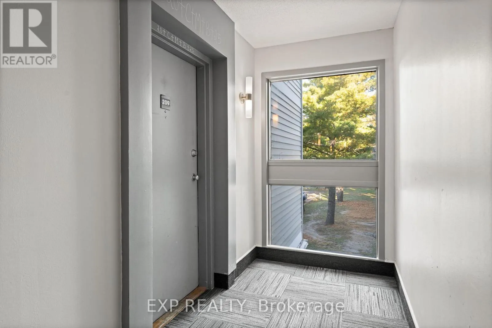 209 - 214 VIEWMOUNT DRIVE