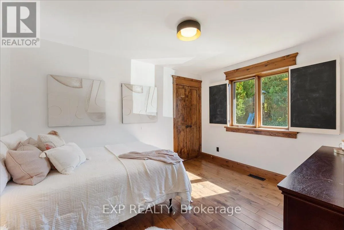 857 CEDAR GLEN ROAD