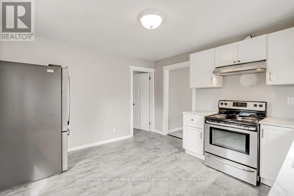 UPPER - 33 ROSE AVENUE, #Upper