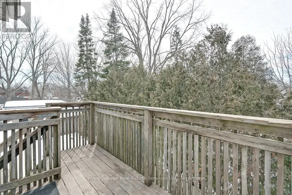 UPPER - 33 ROSE AVENUE, #Upper