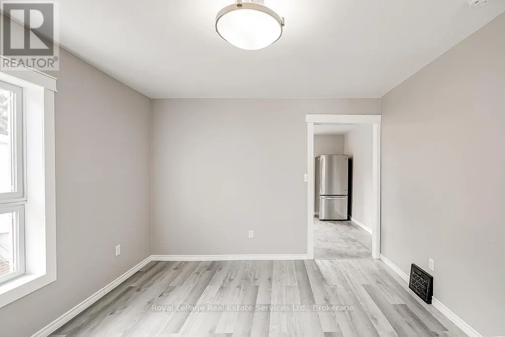 UPPER - 33 ROSE AVENUE, #Upper