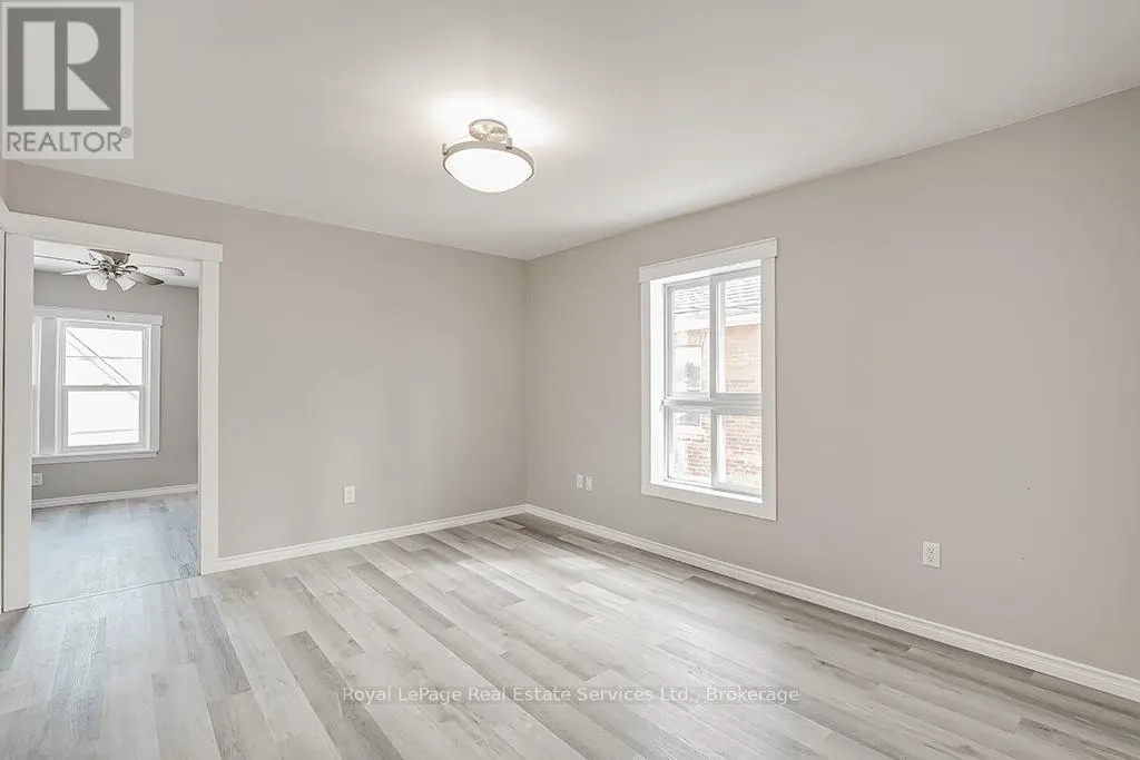 UPPER - 33 ROSE AVENUE, #Upper