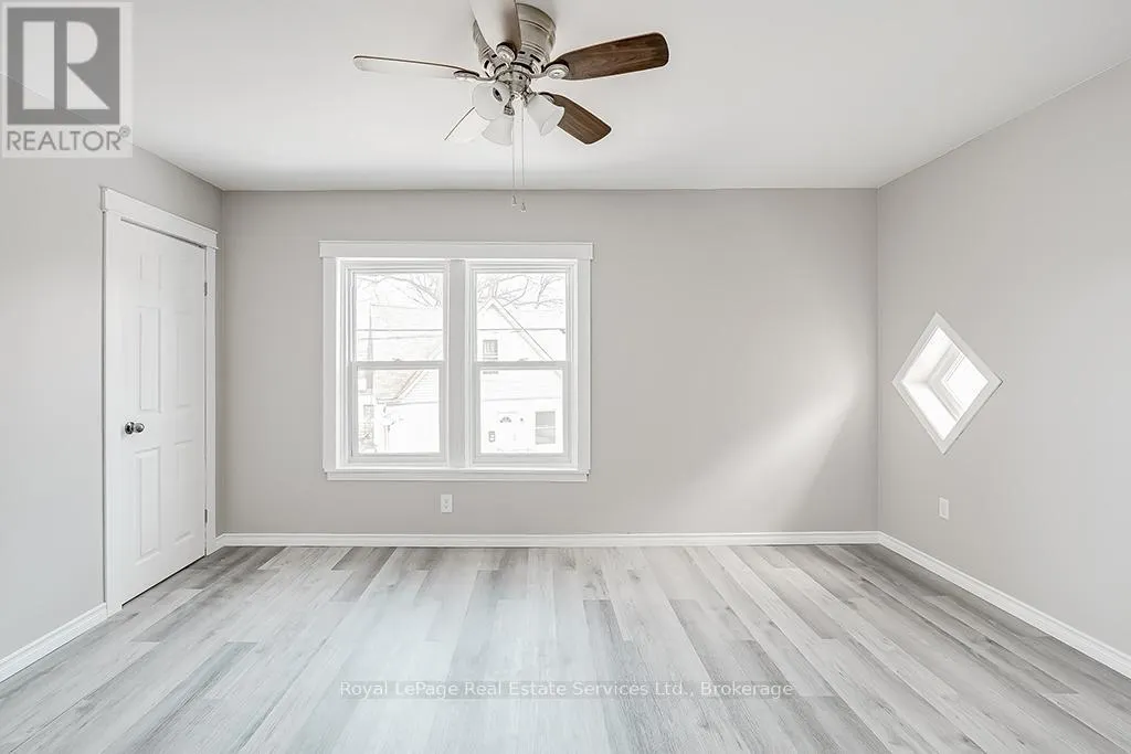UPPER - 33 ROSE AVENUE, #Upper