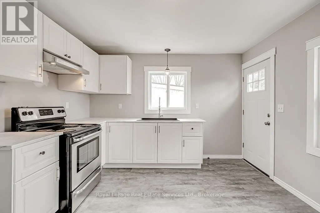 UPPER - 33 ROSE AVENUE, #Upper