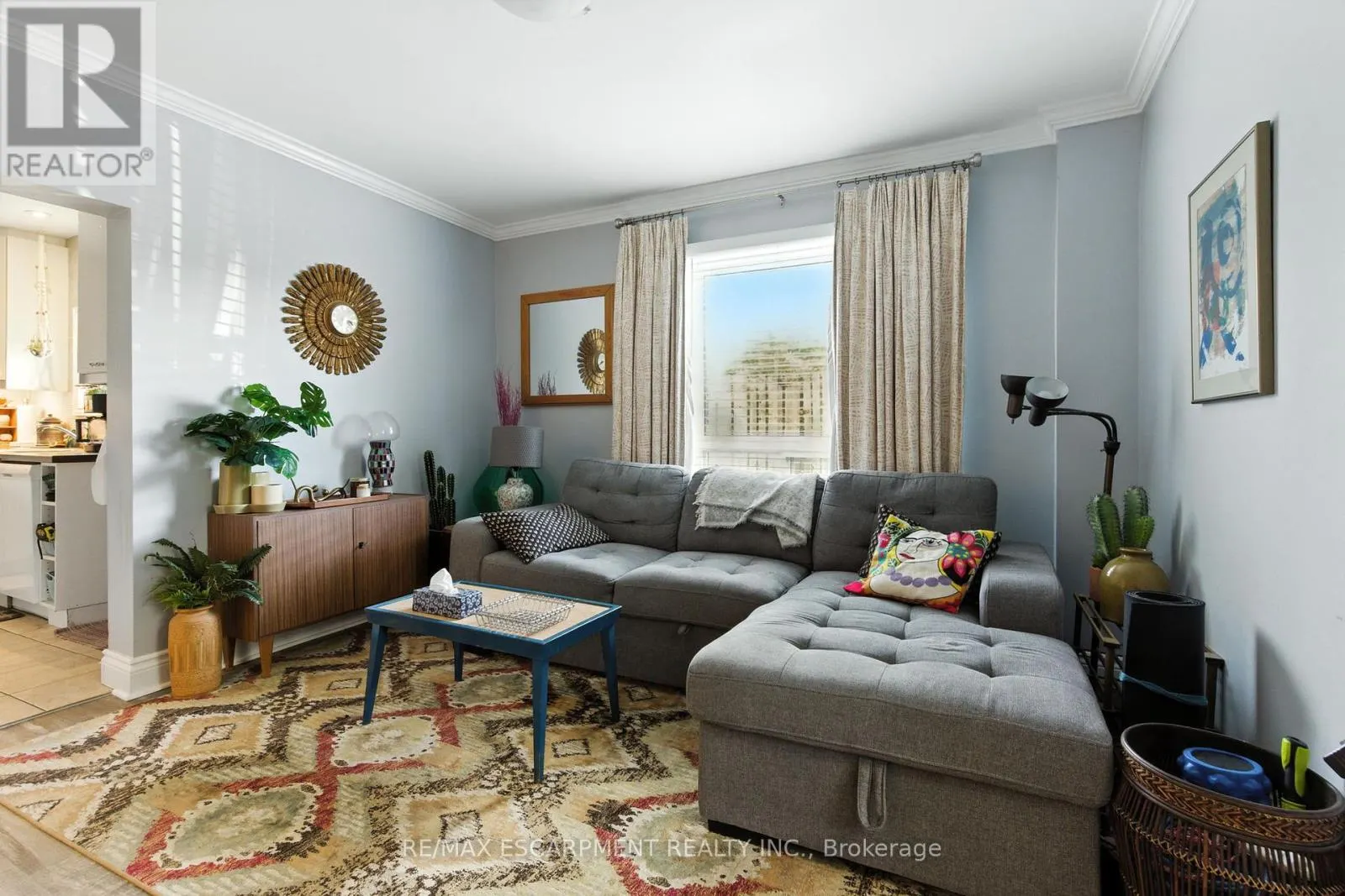 346 HUNTER STREET W