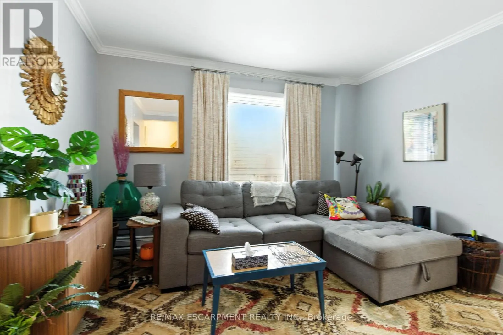 346 HUNTER STREET W