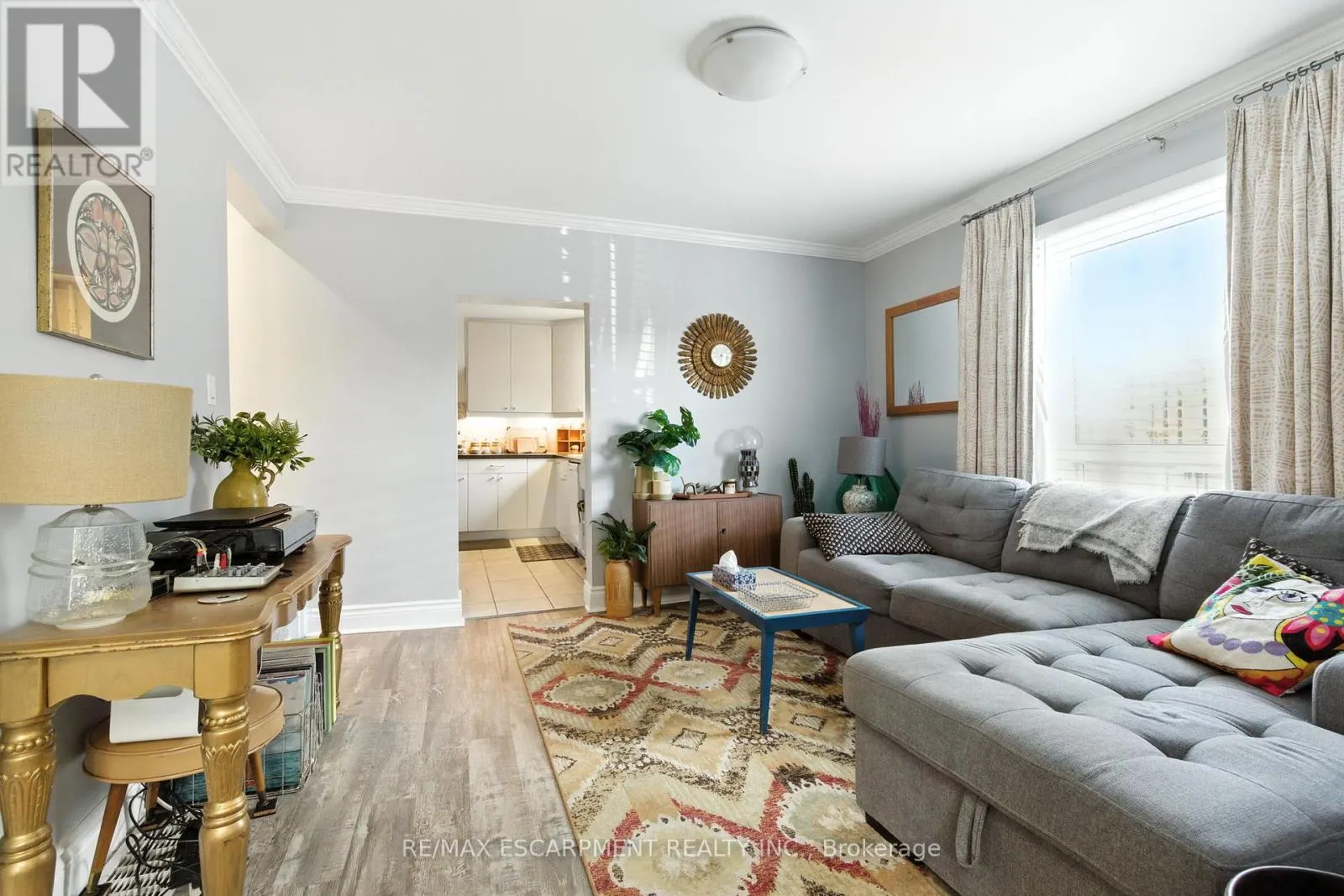 346 HUNTER STREET W