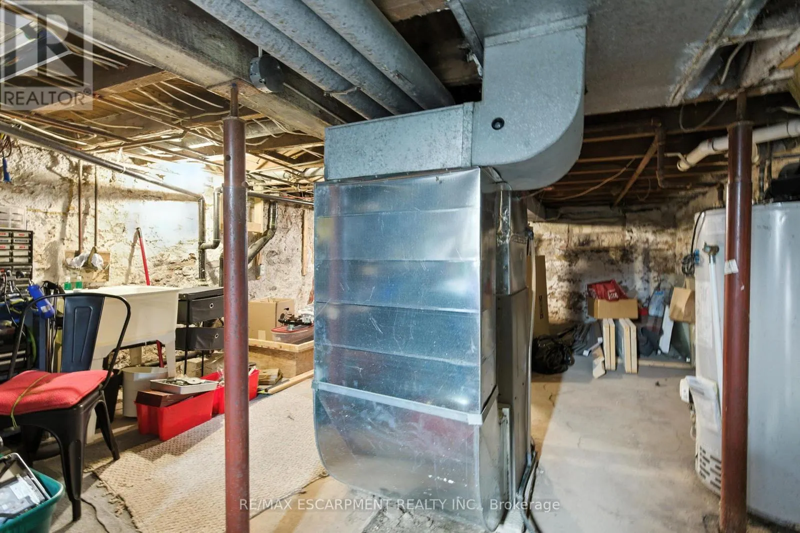 346 HUNTER STREET W