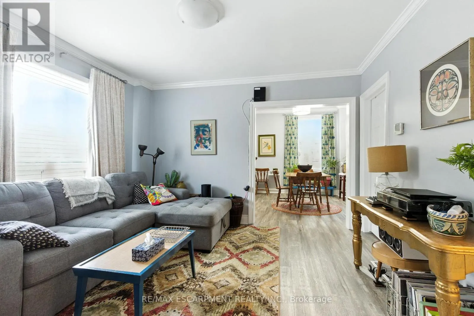346 HUNTER STREET W