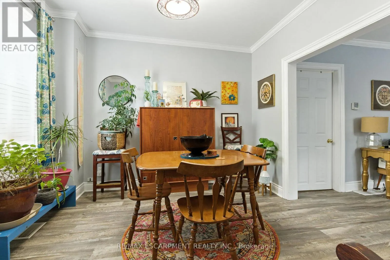 346 HUNTER STREET W