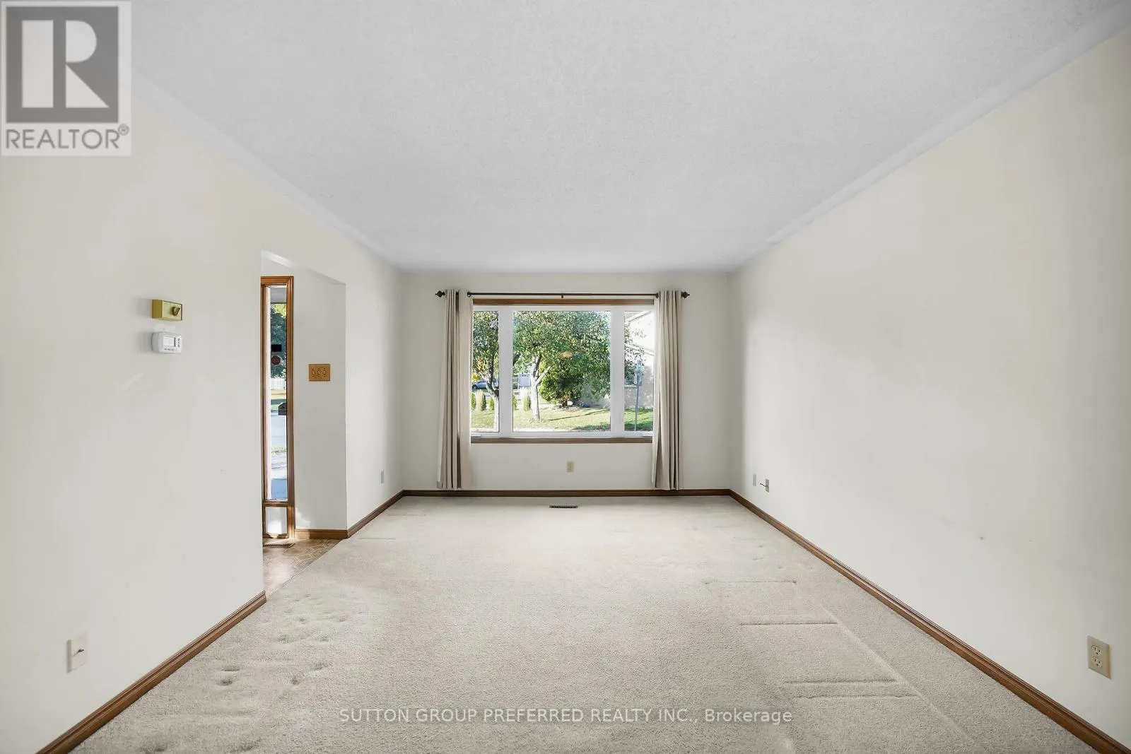 4 CORINTH COURT