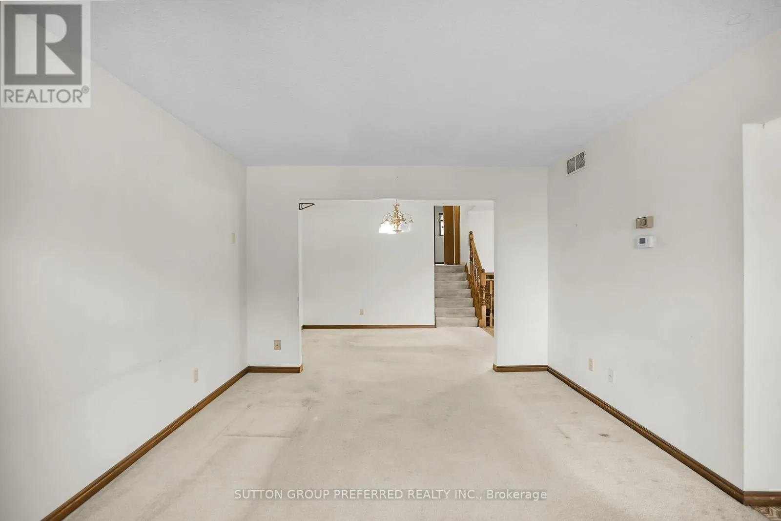 4 CORINTH COURT
