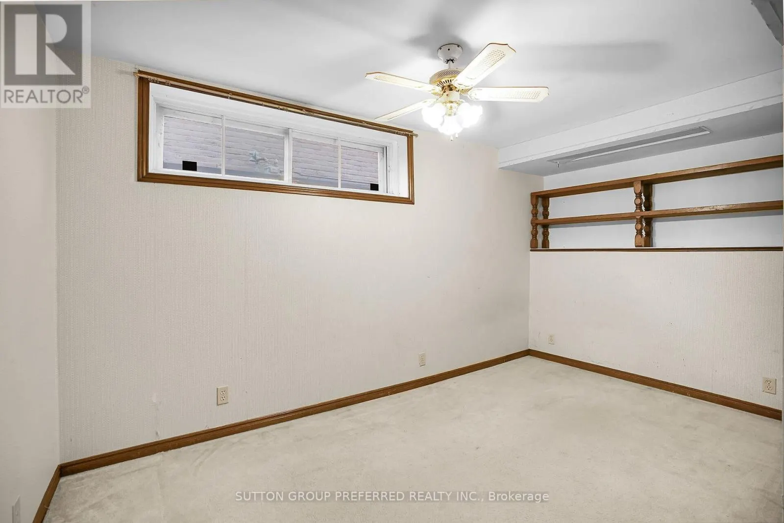 4 CORINTH COURT