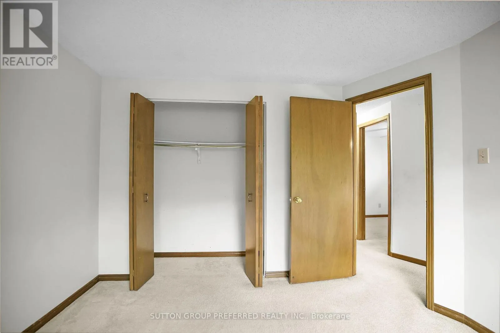 4 CORINTH COURT