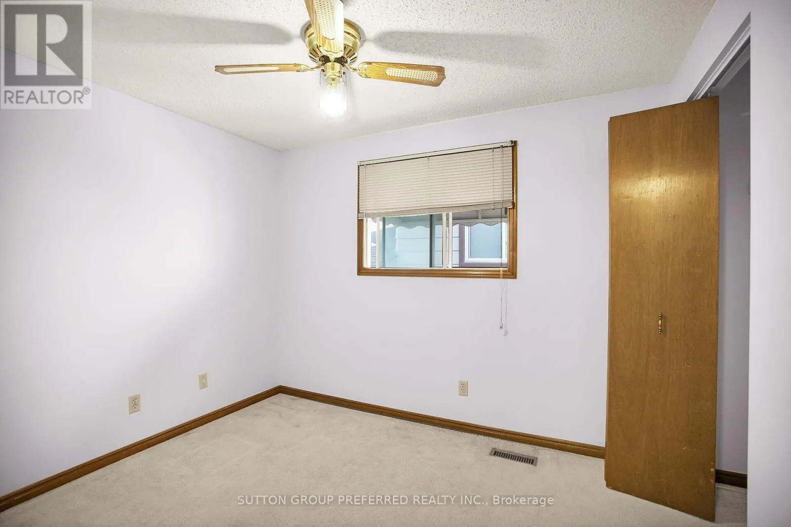 4 CORINTH COURT