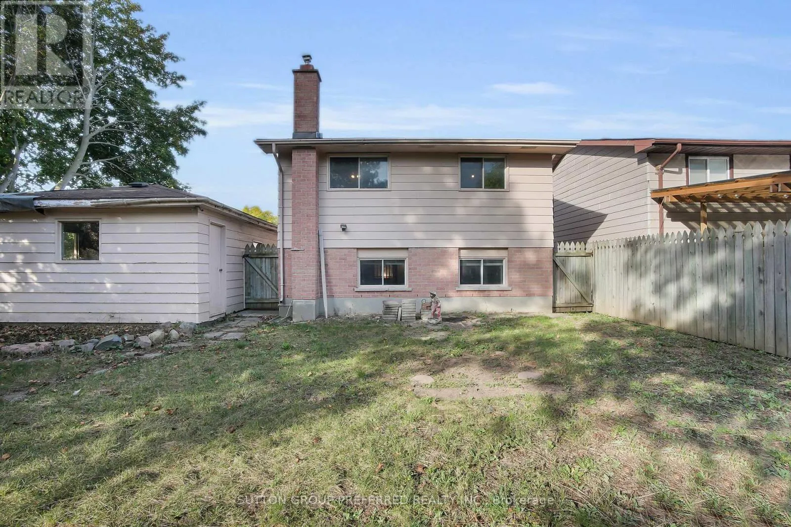 4 CORINTH COURT