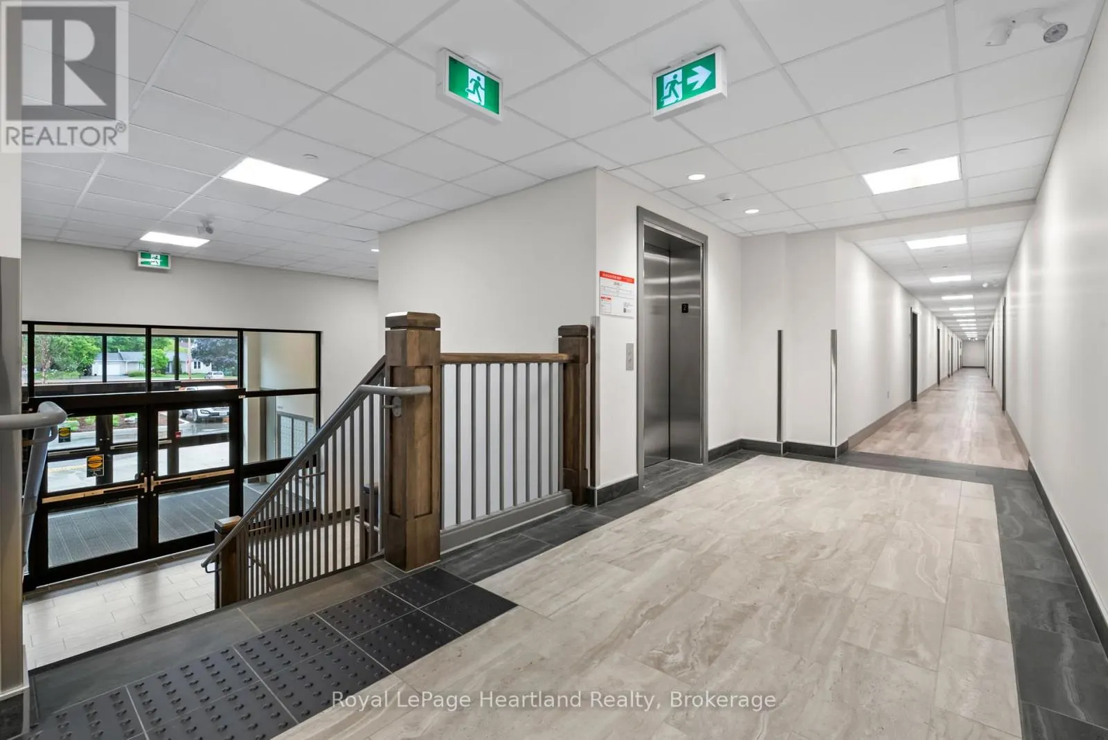 104 - 187 VICTORIA STREET W, #104