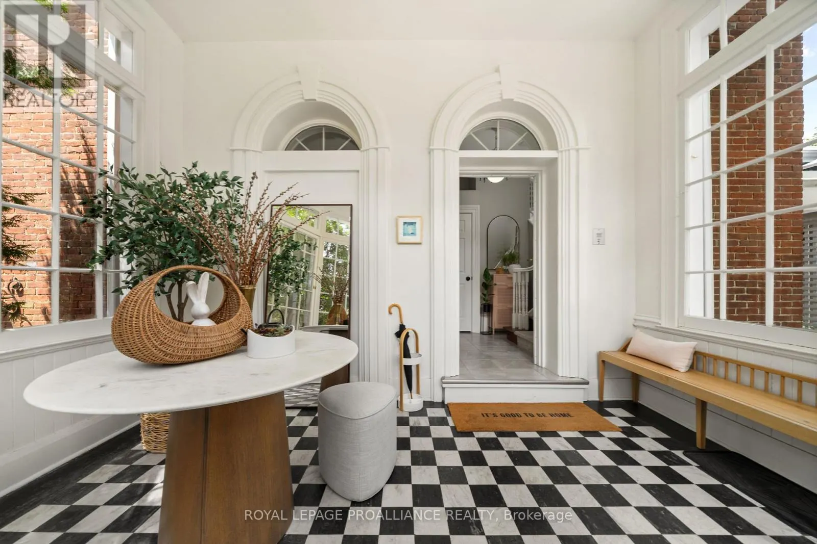 3 - 99 BRIDGE STREET E, #3