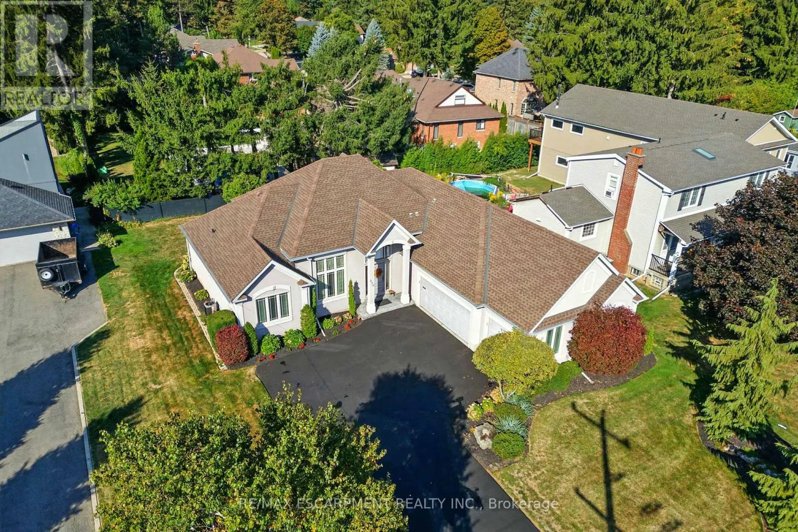 320 FIDDLER'S GREEN ROAD