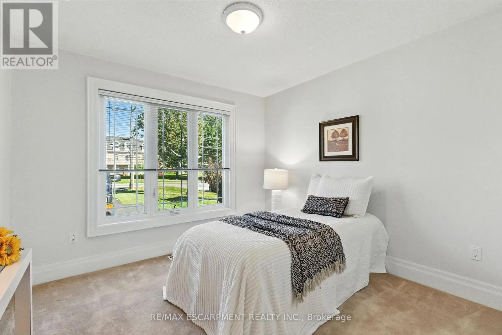320 FIDDLER'S GREEN ROAD