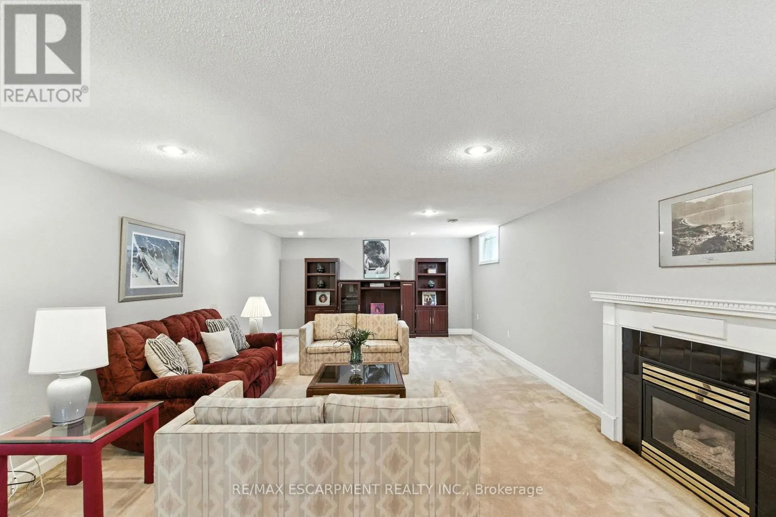 320 FIDDLER'S GREEN ROAD