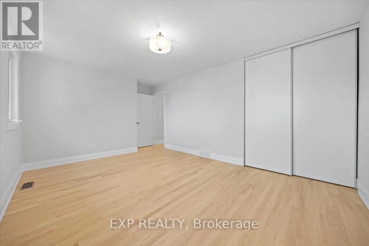 18 IVYLEA STREET