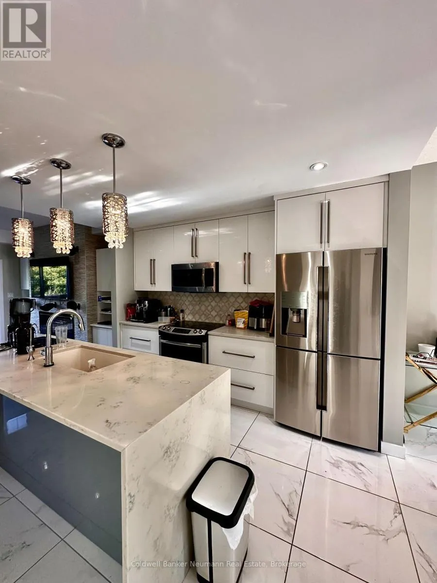 4 - 72 YORK ROAD, #4