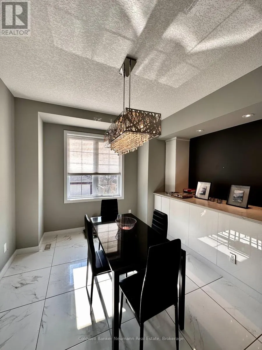 4 - 72 YORK ROAD, #4