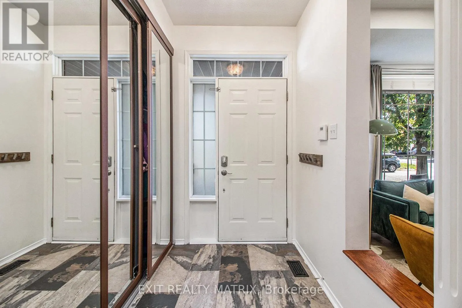 2205 BLUE WILLOW CRESCENT