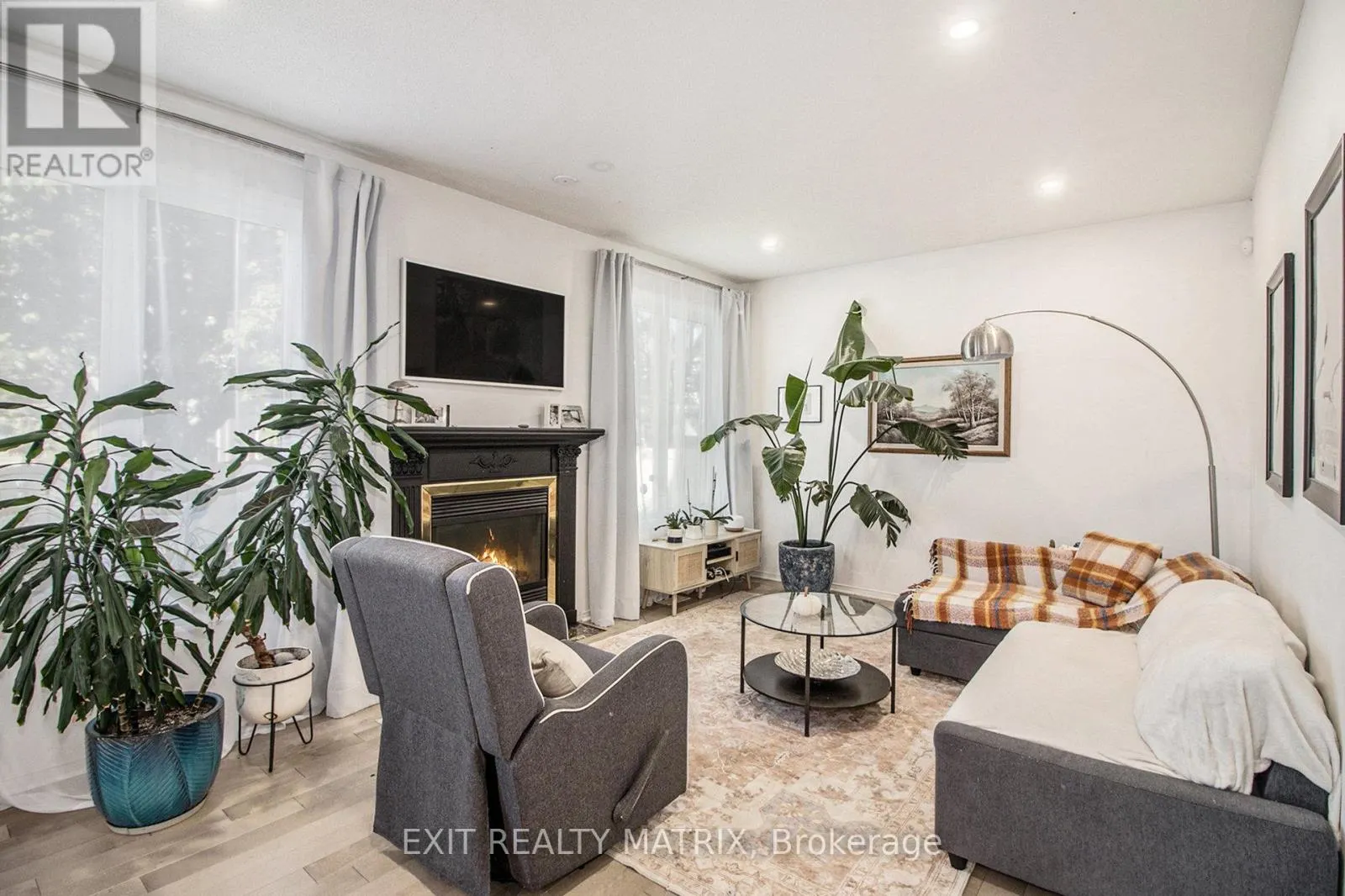 2205 BLUE WILLOW CRESCENT