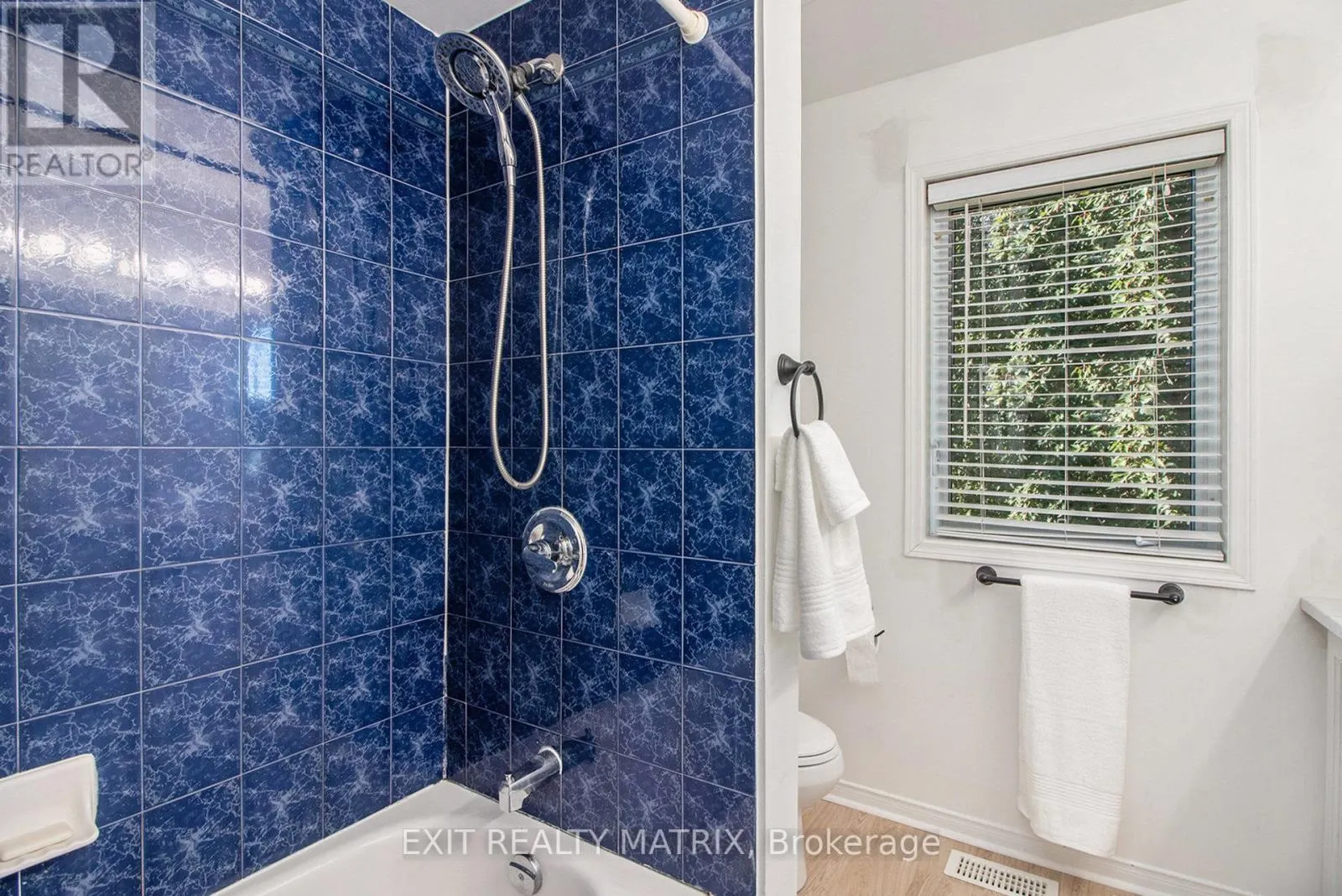 2205 BLUE WILLOW CRESCENT