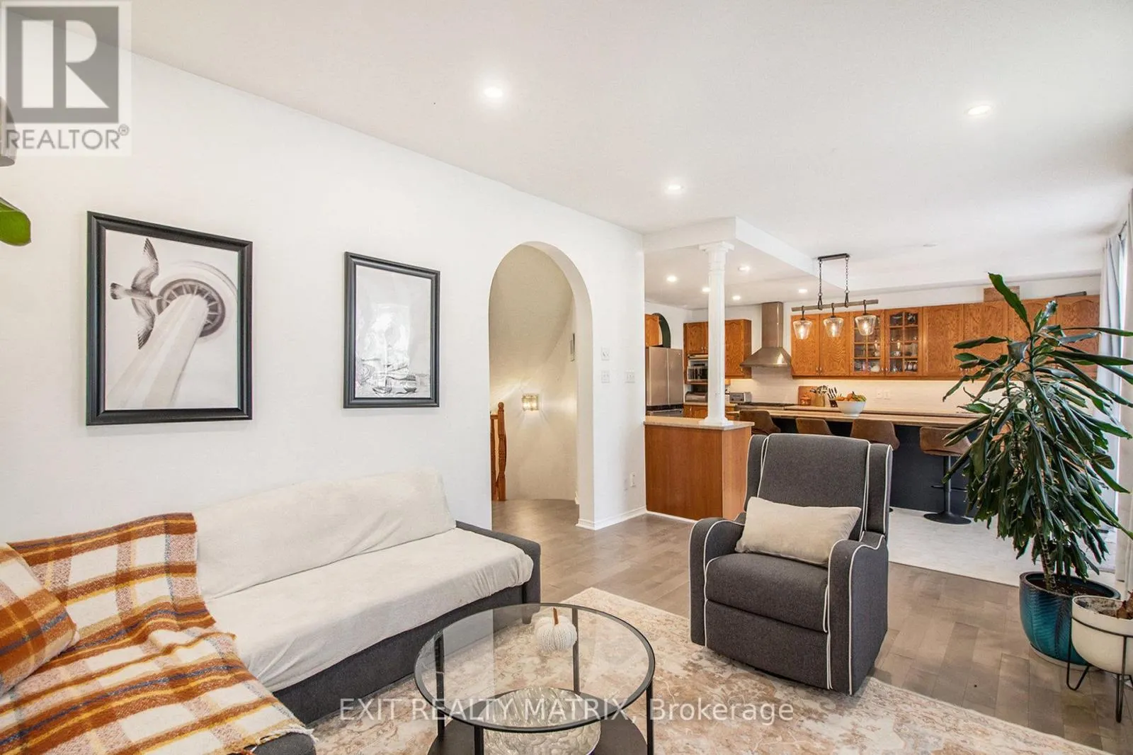2205 BLUE WILLOW CRESCENT