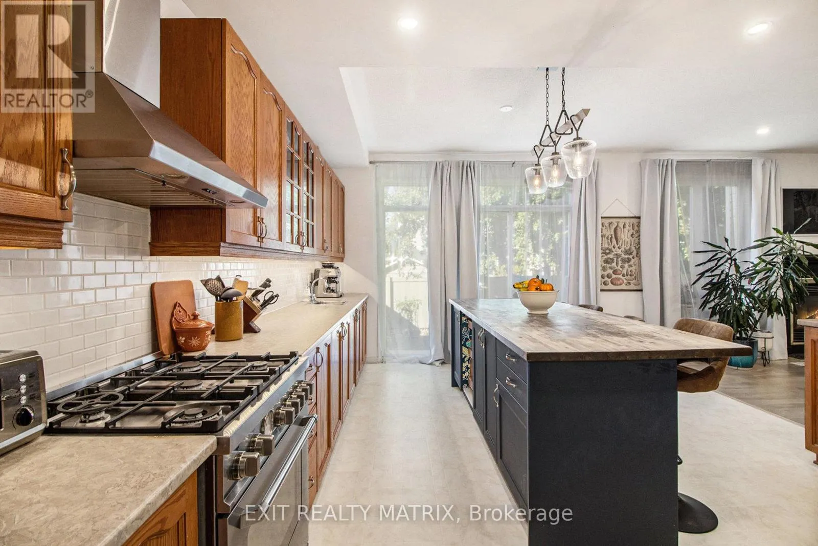2205 BLUE WILLOW CRESCENT