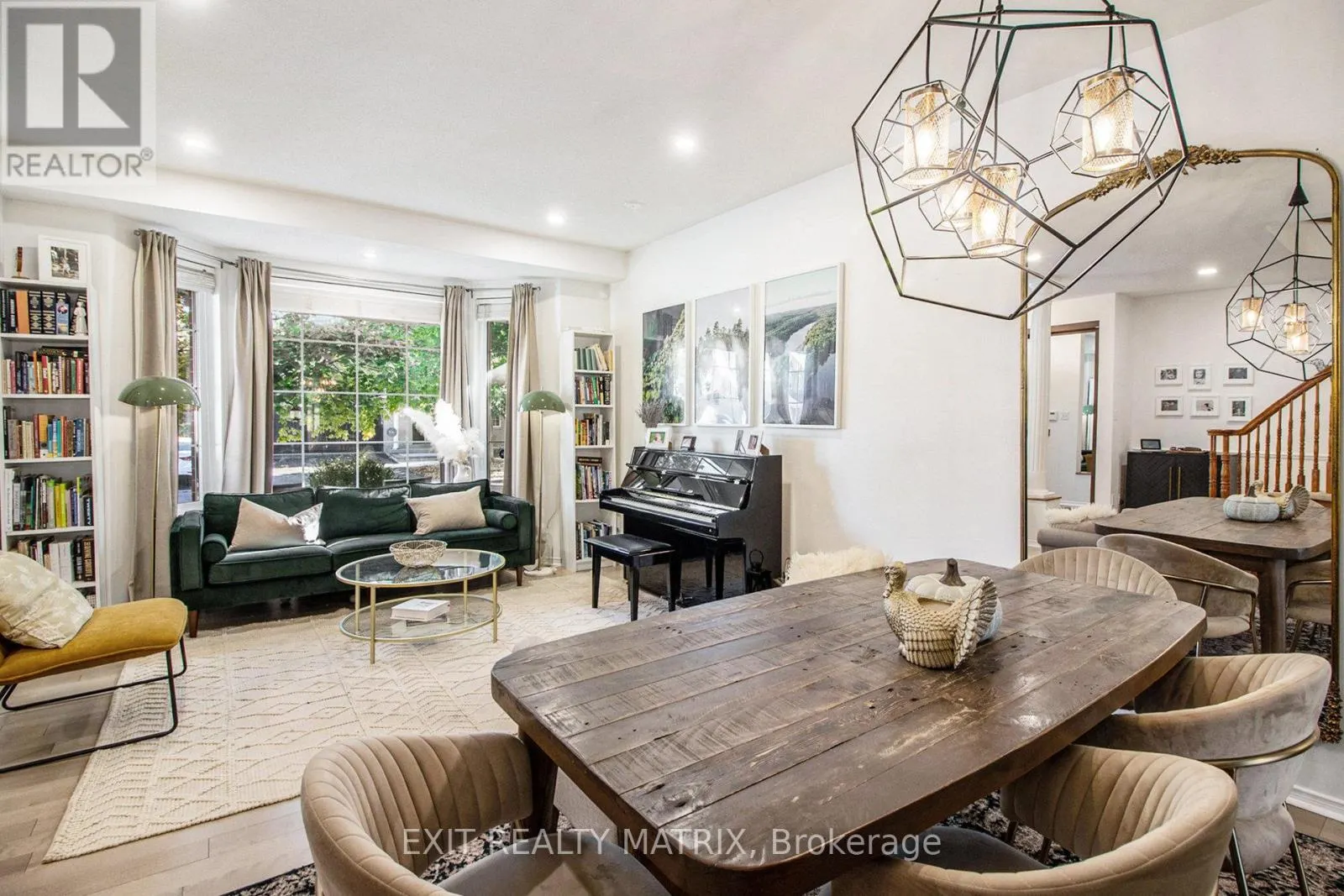 2205 BLUE WILLOW CRESCENT