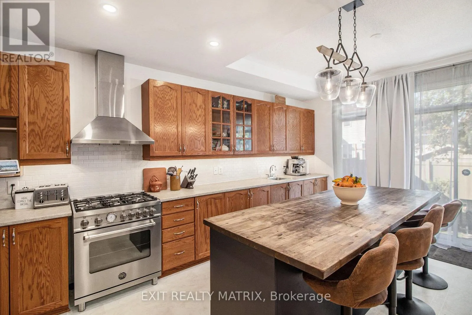 2205 BLUE WILLOW CRESCENT