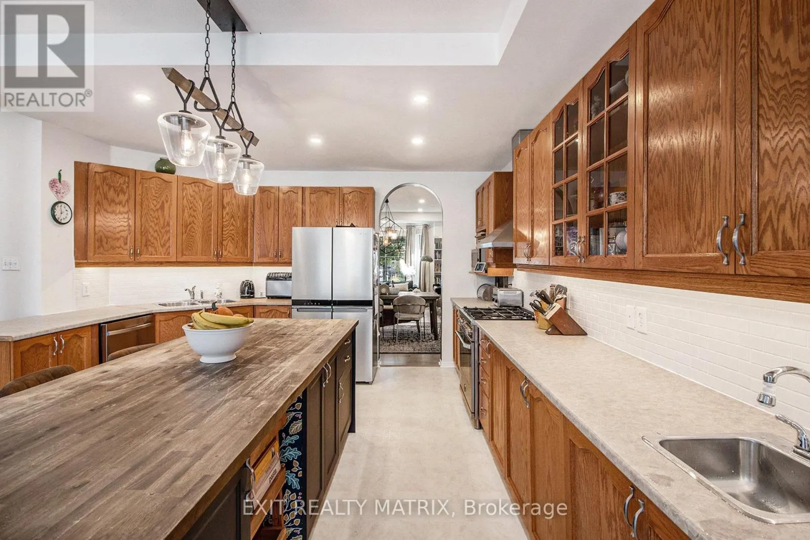 2205 BLUE WILLOW CRESCENT