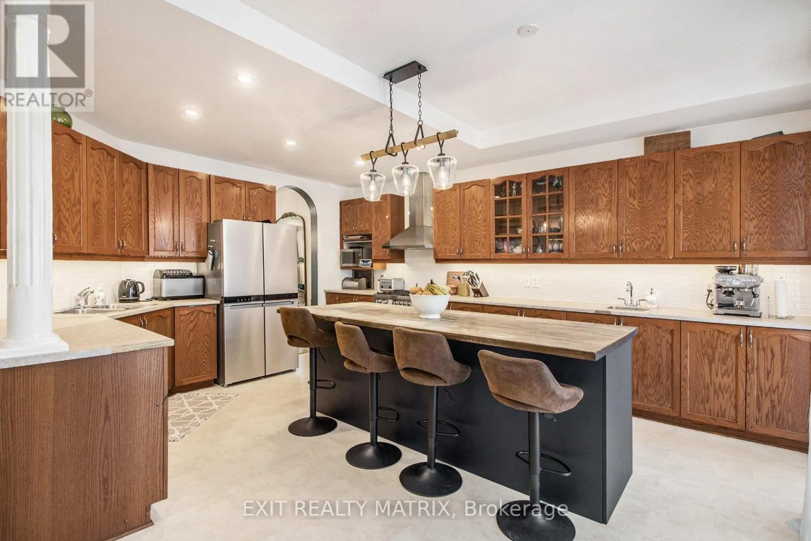 2205 BLUE WILLOW CRESCENT