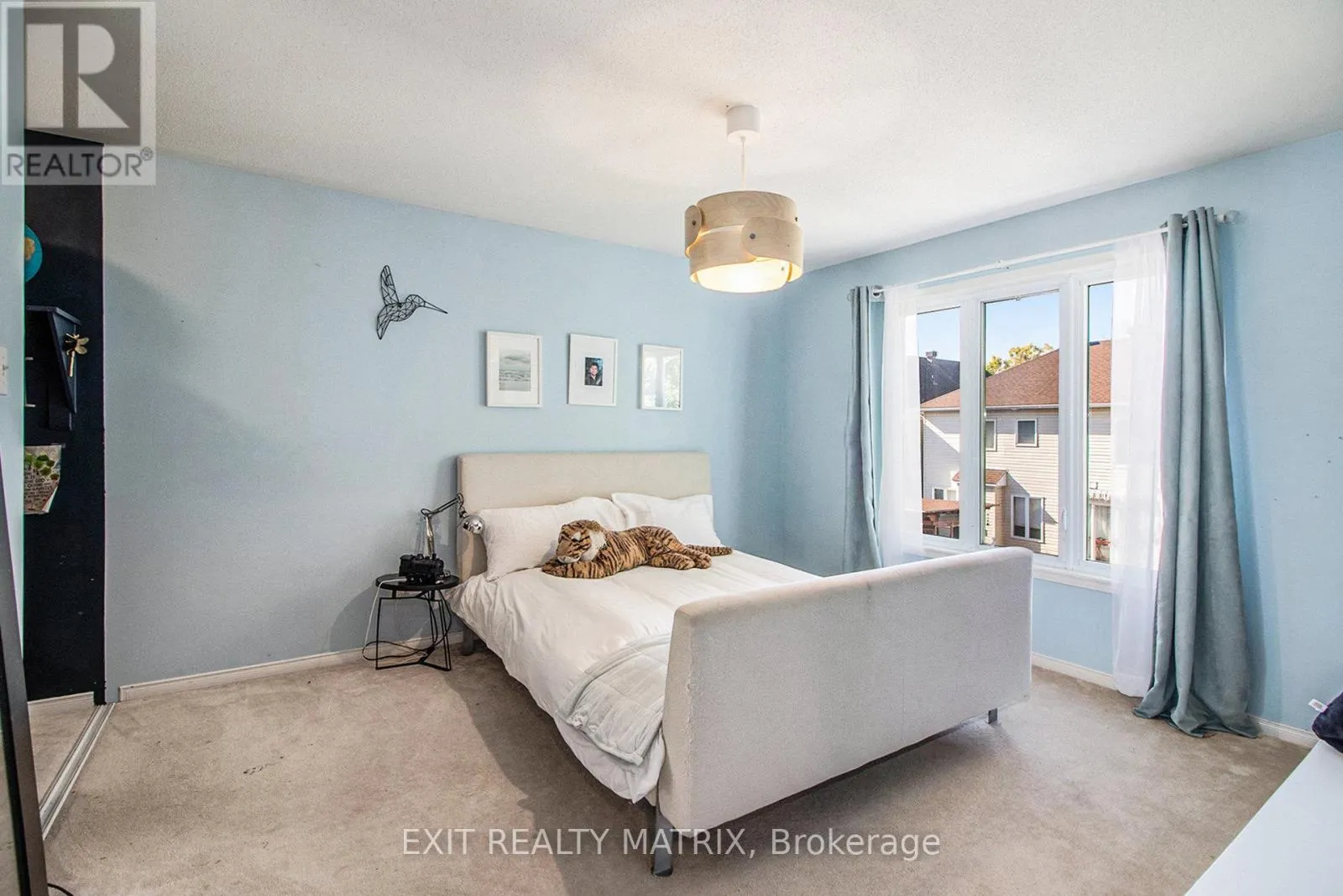 2205 BLUE WILLOW CRESCENT