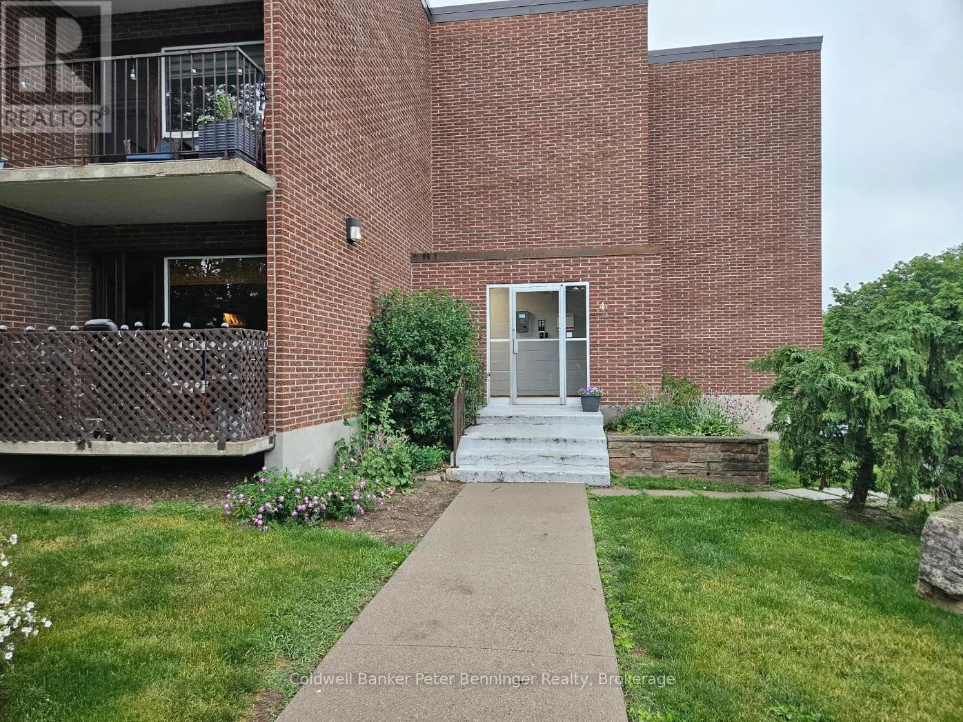 102 - 4 AVALON PLACE, #102