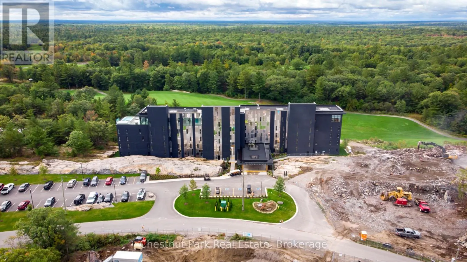 404 - 120 CARRICK TRAIL, #404