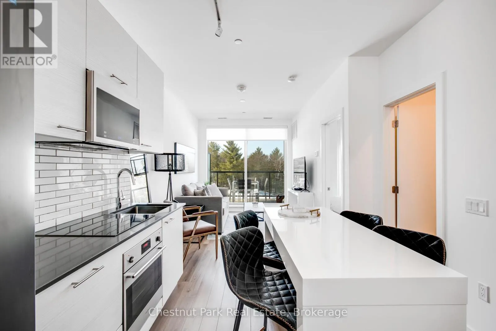 404 - 120 CARRICK TRAIL, #404