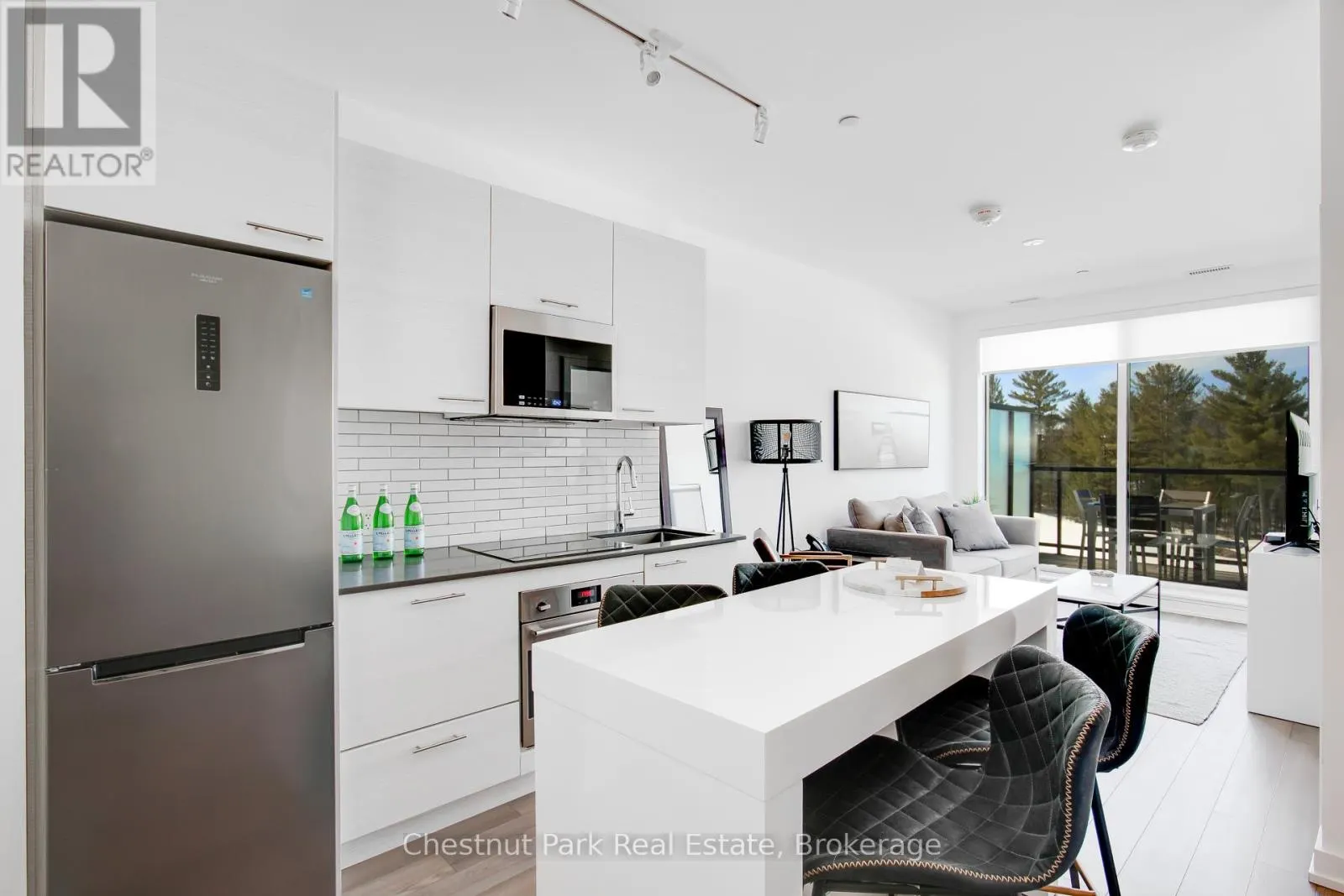 404 - 120 CARRICK TRAIL, #404