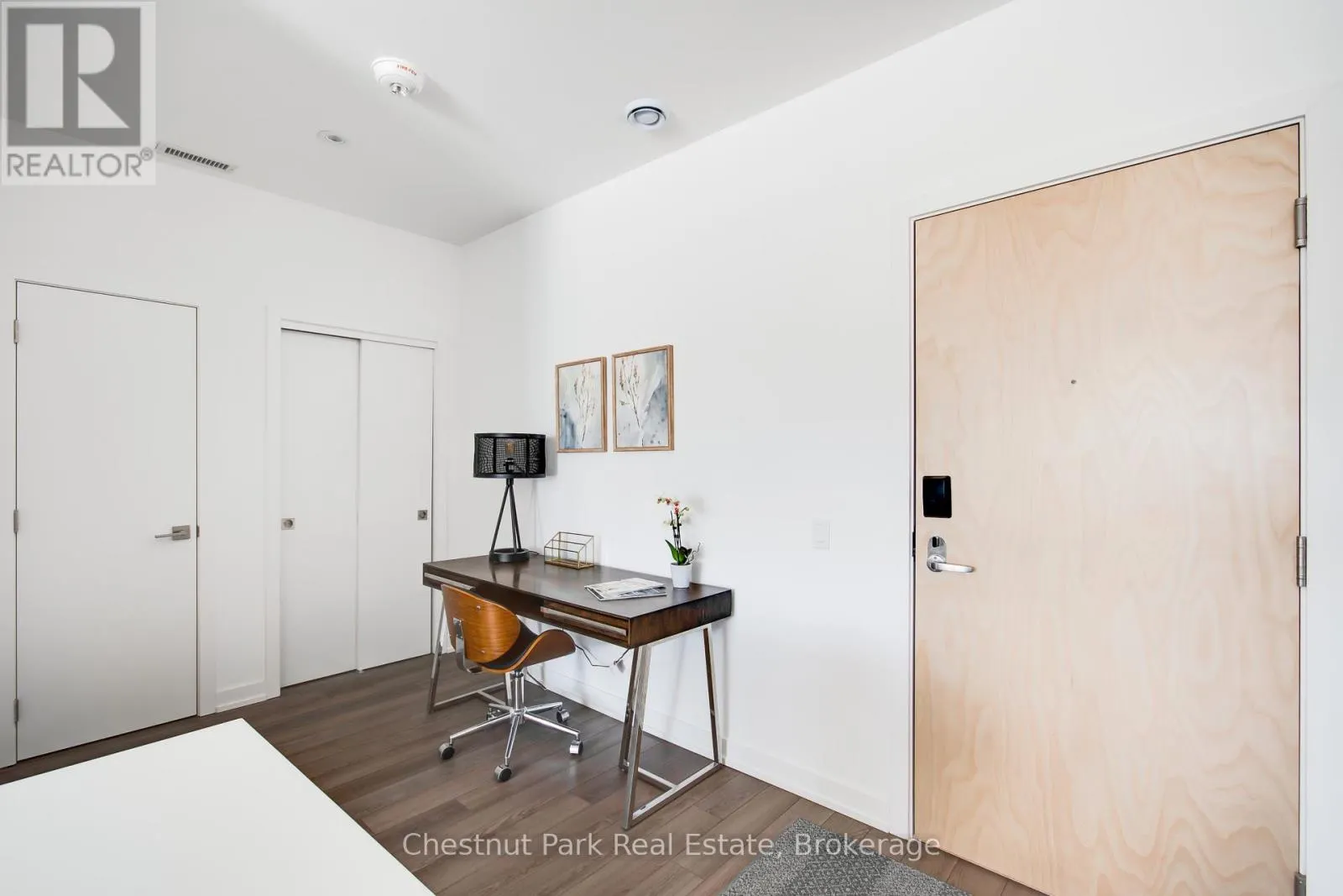 404 - 120 CARRICK TRAIL, #404