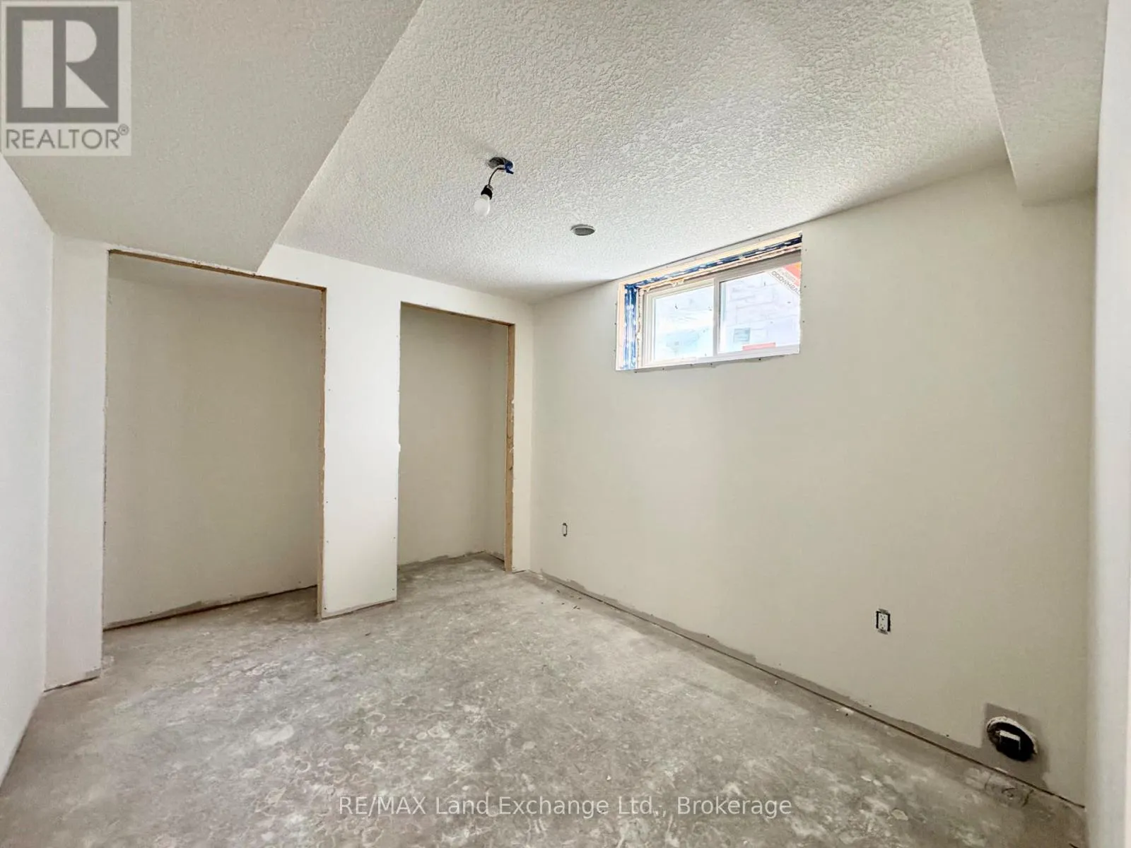 448 BURNSIDE STREET