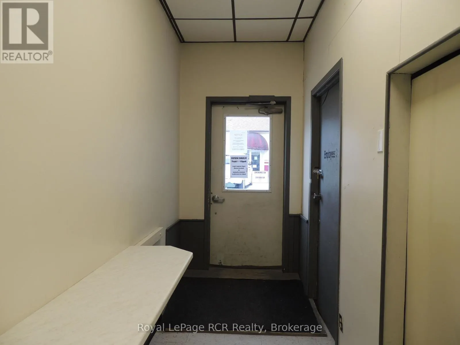 203 GARAFRAXA STREET S