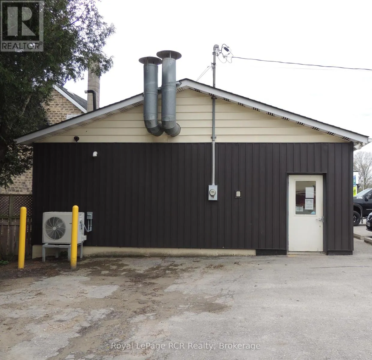 203 GARAFRAXA STREET S